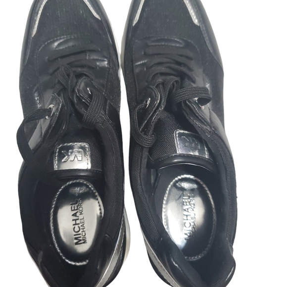 Michael kors shoes - Picture 3 of 6